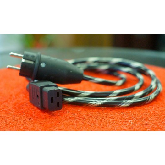 Studio Connections Carbon Power Carbon 16A Studio Connections Carbon Power Carbon 16A